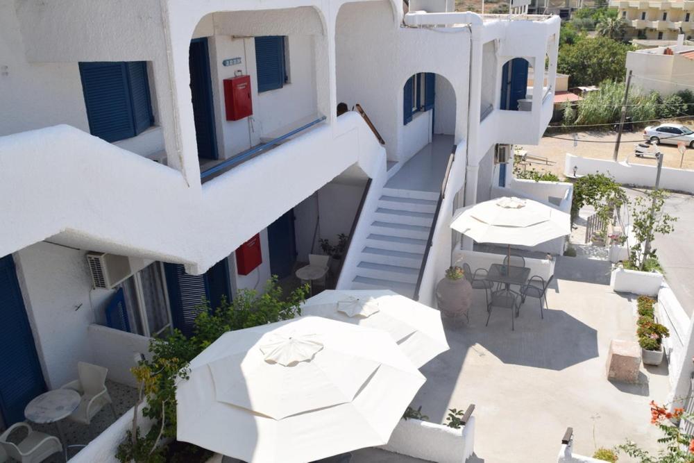 Attica Hotel Ephie Vathí Екстериор снимка