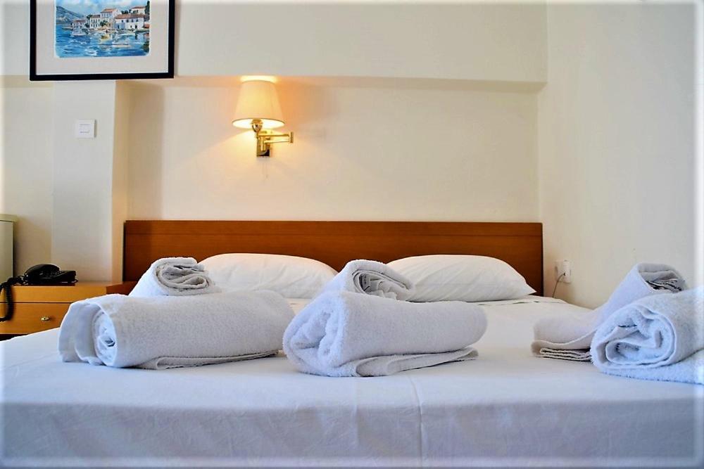Attica Hotel Ephie Vathí Екстериор снимка